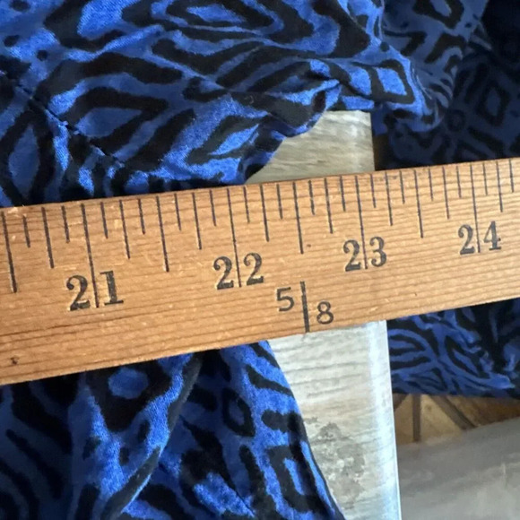 Grand And Greene Top Womens Plus Sz 1X Geometric Boho V Neck Blue Lightweight - Picture 11 of 13